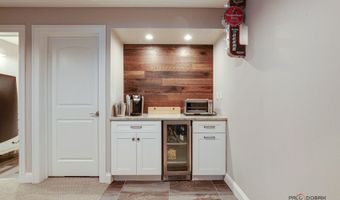 705 N Kaspar Ave, Arlington Heights, IL 60004