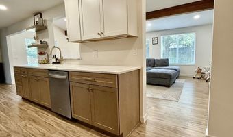1275 ISLAND St, Springfield, OR 97477