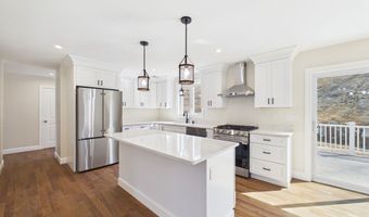 2 Bc Ln, Berkley, MA 02779