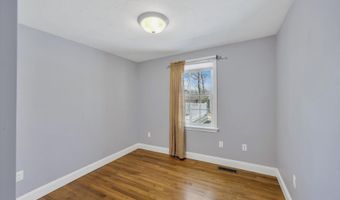 52 Clubhouse Dr, Bourne, MA 02532