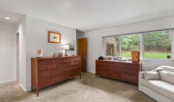 3735 Tremont Ln, Ann Arbor, MI 48105