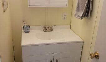 5 Freedom Ln, Belfast, ME 04915