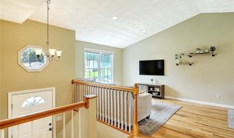 5 Craigie Ave, Johnston, RI 02919