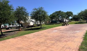 100 Augusta Cir, Aransas Pass, TX 78335