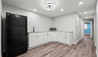 22617 155th St, Basehor, KS 66007