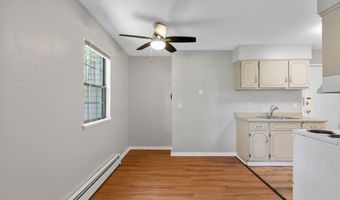 37 Enid St APT C, Bridgeport, CT 06606