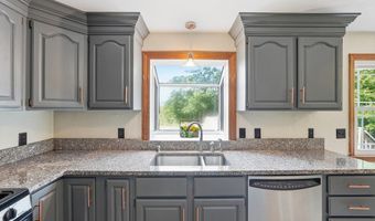 15 Sibley Rd, Ashburnham, MA 01430