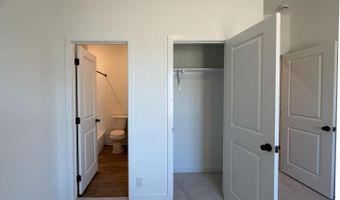 242 Brood Dr, Adkins, TX 78101