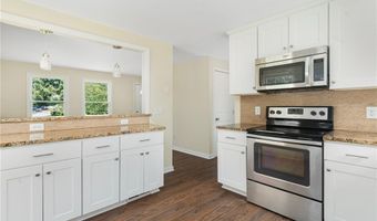 208 W View Rd, Middletown, RI 02842