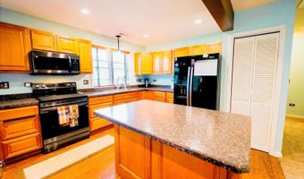 39450 N Circle Ave, Antioch, IL 60002