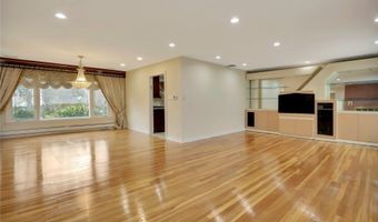 260 Oakridge Ln, Albertson, NY 11507