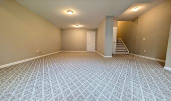 15 Old Oak Dr 15, Brookfield, CT 06804