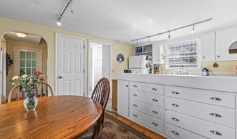 81 Richardson St, Bath, ME 04530