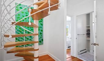 7 Carroll Ave 2, Newport, RI 02840