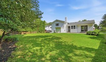 9831 SINGLETON Dr, Bethesda, MD 20817