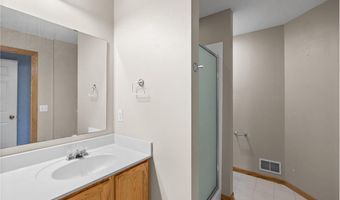 6524 154th St W 107, Apple Valley, MN 55124