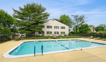 615 Broadway 68, Amityville, NY 11701