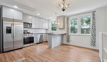 354 DAWSON St, Philadelphia, PA 19128
