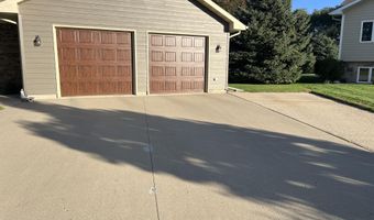 1109 Clover Ct, Aberdeen, SD 57401