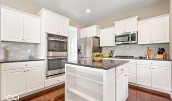 220 Dovetree Dr, Avon, IN 46122