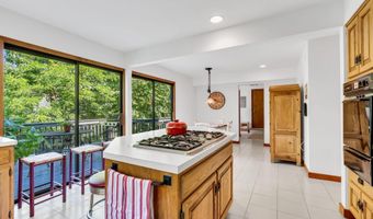 267 E Highland Ave, Atlantic Highlands, NJ 07716