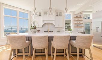 10 Coulter St, Jamestown, RI 02835