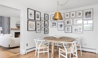 45 Meadowbrook Dr, Barrington, RI 02806