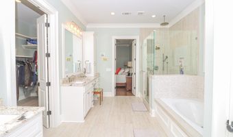 170 Fallen Oak Dr, Brandon, MS 39047