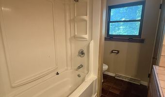 6 Riverview Dr, Athens, OH 45701