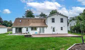 6 Caye Rd, Danbury, CT 06811