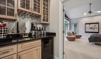 925 N River Rd, Algonquin, IL 60102