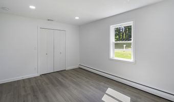 31 Roslyn Dr, Cheshire, CT 06410