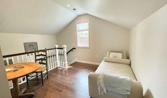 24 Anthony St, Newport, RI 02840