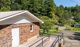 208 Murdock Rd, Bakersville, NC 28705