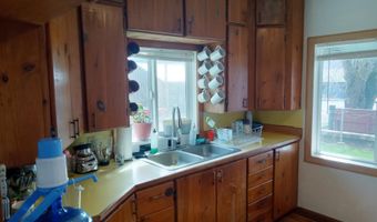 113 N WALNUT St, Bingen, WA 98605