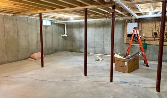 49 Woodbrey Ln, Standish, ME 04084