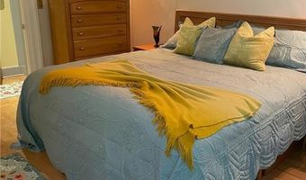 46 Chastellux Ave, Newport, RI 02840