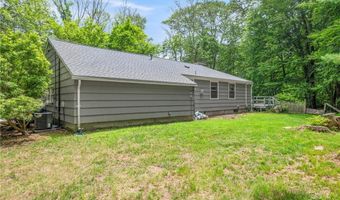325 Shady Hill Dr, East Greenwich, RI 02818
