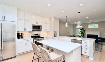 6915 ROLLING CREEK Way, Alexandria, VA 22315