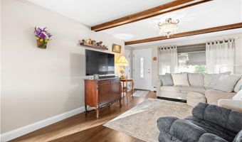41 Yeoman Ave, Cranston, RI 02920