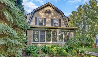 49 Burbank Dr, Amherst, NY 14226