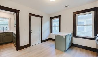 65 Burton St 3, Bristol, RI 02809