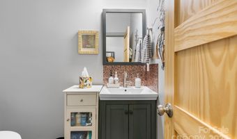 37 Bryant St, Asheville, NC 28806