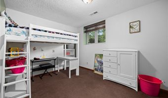 823 Willow Hollow Ct, Amherst, OH 44001