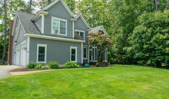 24 Surrey Ln, Falmouth, ME 04105