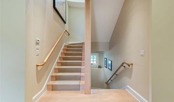 25 Walnut St, Jamestown, RI 02835