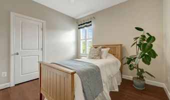 20405 SAVIN HILL Dr, Ashburn, VA 20147