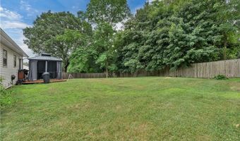 8 Gale Ct, North Providence, RI 02904