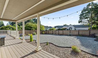 997 KRISTA Ln, Brookings, OR 97415