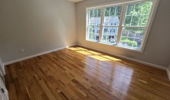 19 Oak Branch Dr 19, Brookfield, CT 06804